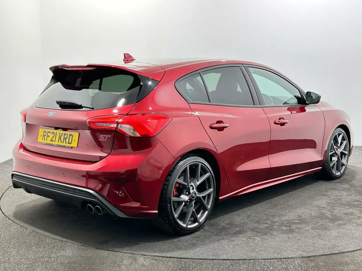 2020-ford-focus-20-st-hatchback-big-6