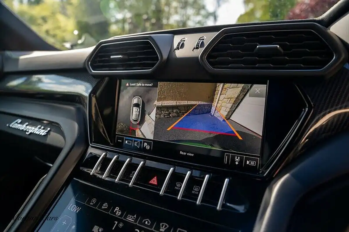 2021-lamborghini-urus-40-no-trim-big-47