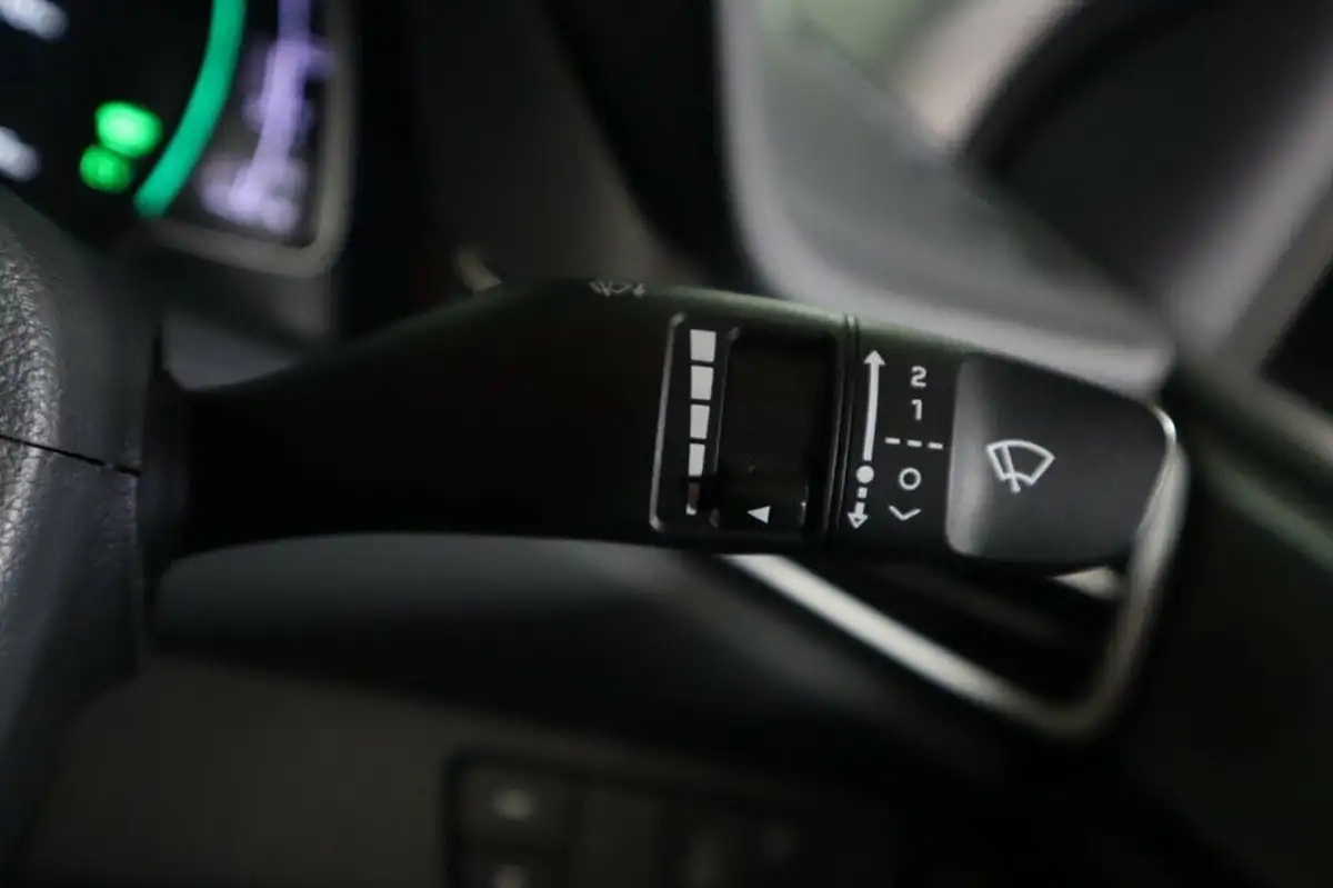 2021-hyundai-ioniq-16-gdi-premium-hybrid-big-16
