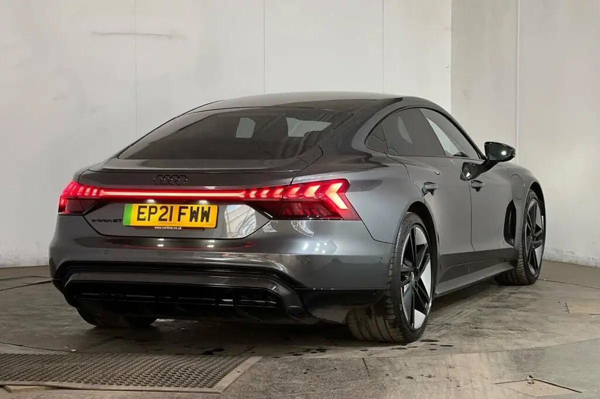 2021-audi-rs-e-tron-gt-e-carbon-vorsprung-big-16