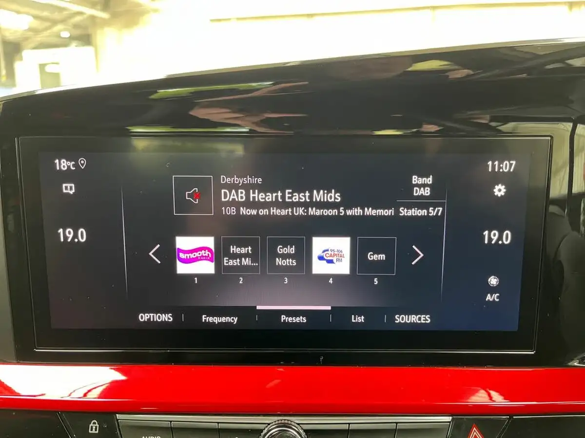2022-vauxhall-mokka-e-sri-premium-big-20