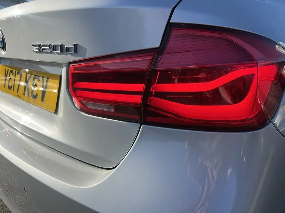 2017-bmw-3-series-20td-320d-m-sport-saloon-4d-auto-big-41