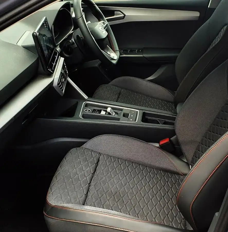 2024-seat-leon-14-e-hybrid-fr-hatchback-big-7