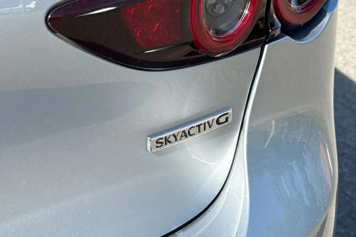 2019-mazda-mazda3-20-gt-sport-tech-122ps-hatchback-5d-big-39