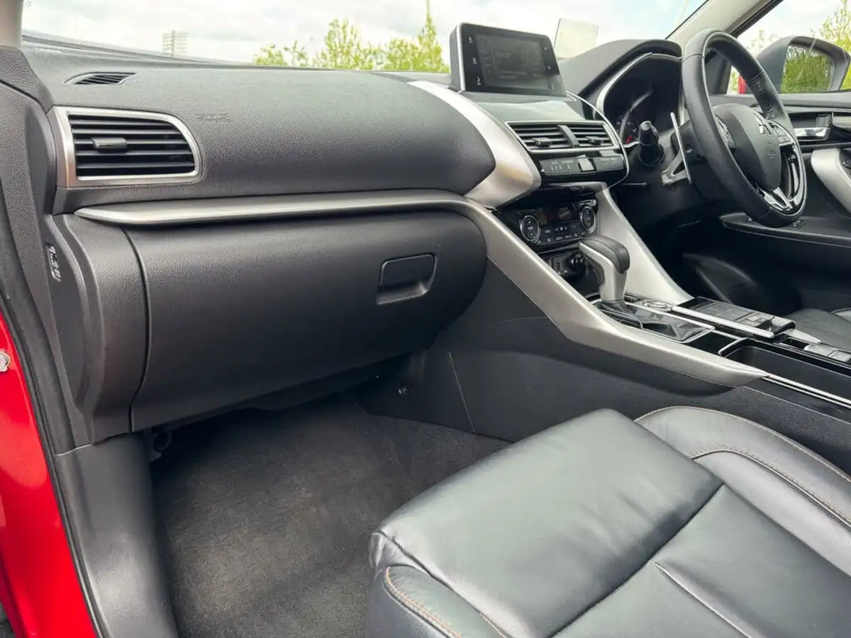 2019-mitsubishi-eclipse-cross-15-4-auto-big-12