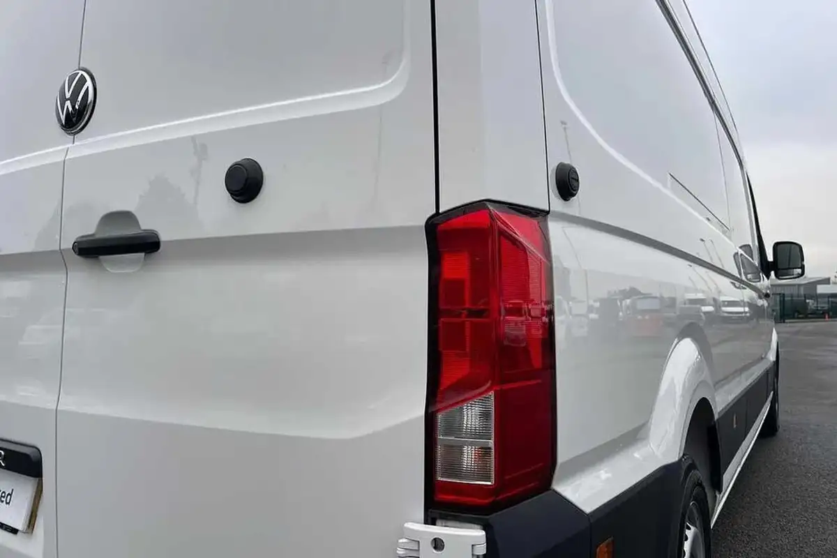 2024-volkswagen-crafter-20tdi-cr35-lwb-commerce-plus-140pseu6d-big-30