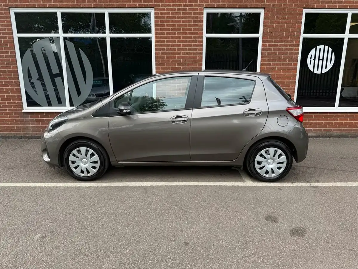 2018-toyota-yaris-10-vvt-i-active-71bhp-big-5
