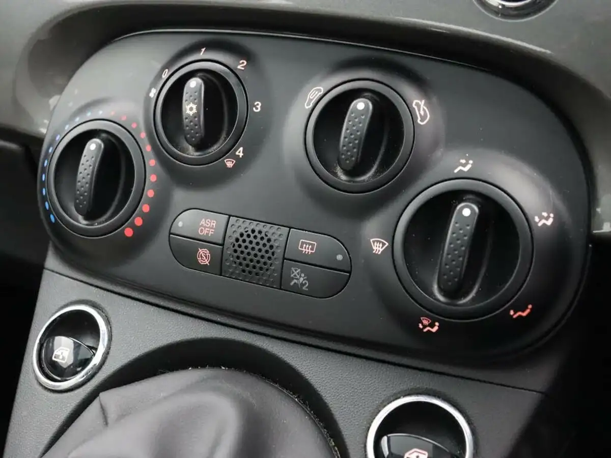 2022-fiat-500-10-dolcevita-big-16