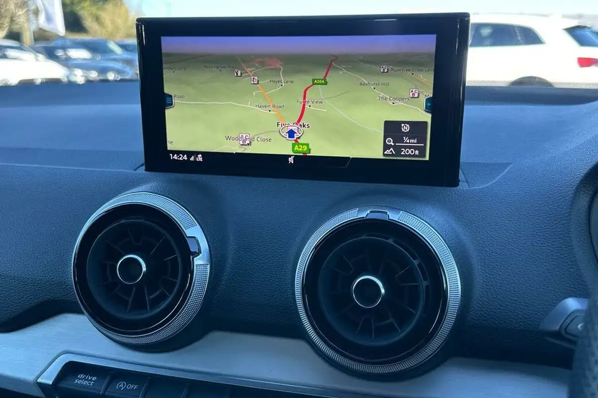 2021-audi-q2-15-35-tfsi-s-line-big-3