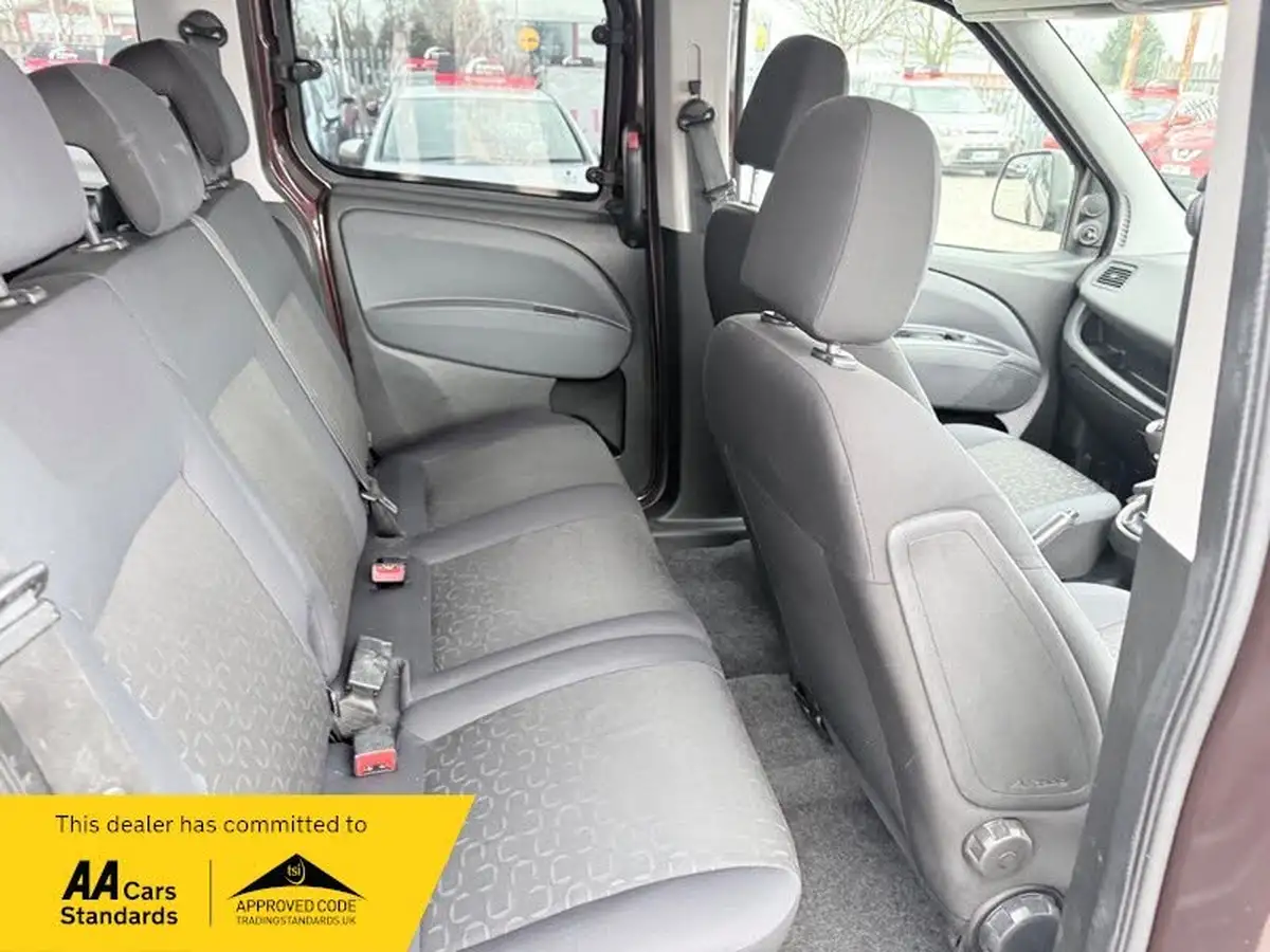 2011-fiat-doblo-14-dynamic-95bhp-big-3