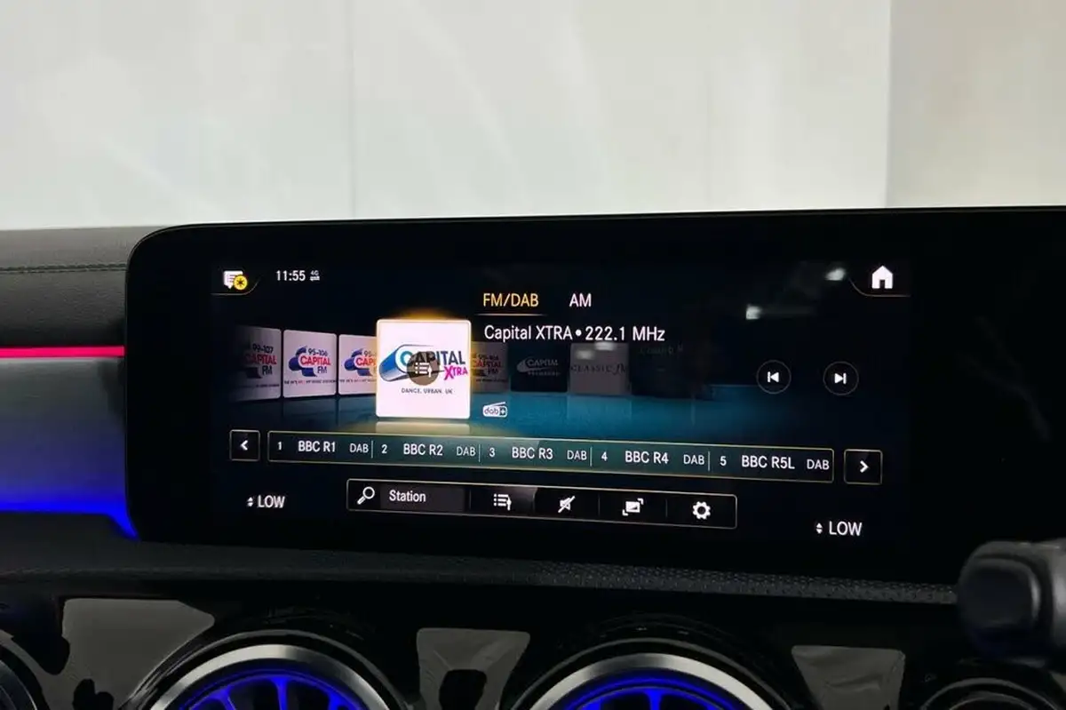 2020-mercedes-benz-cla-13-cla-250e-amg-line-premium-coupe-4d-big-25