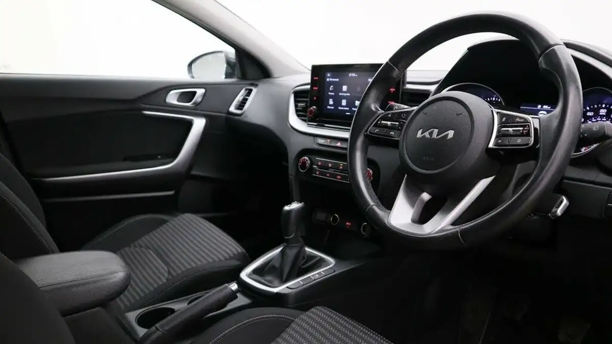 2022-kia-xceed-10-t-gdi-2-big-3