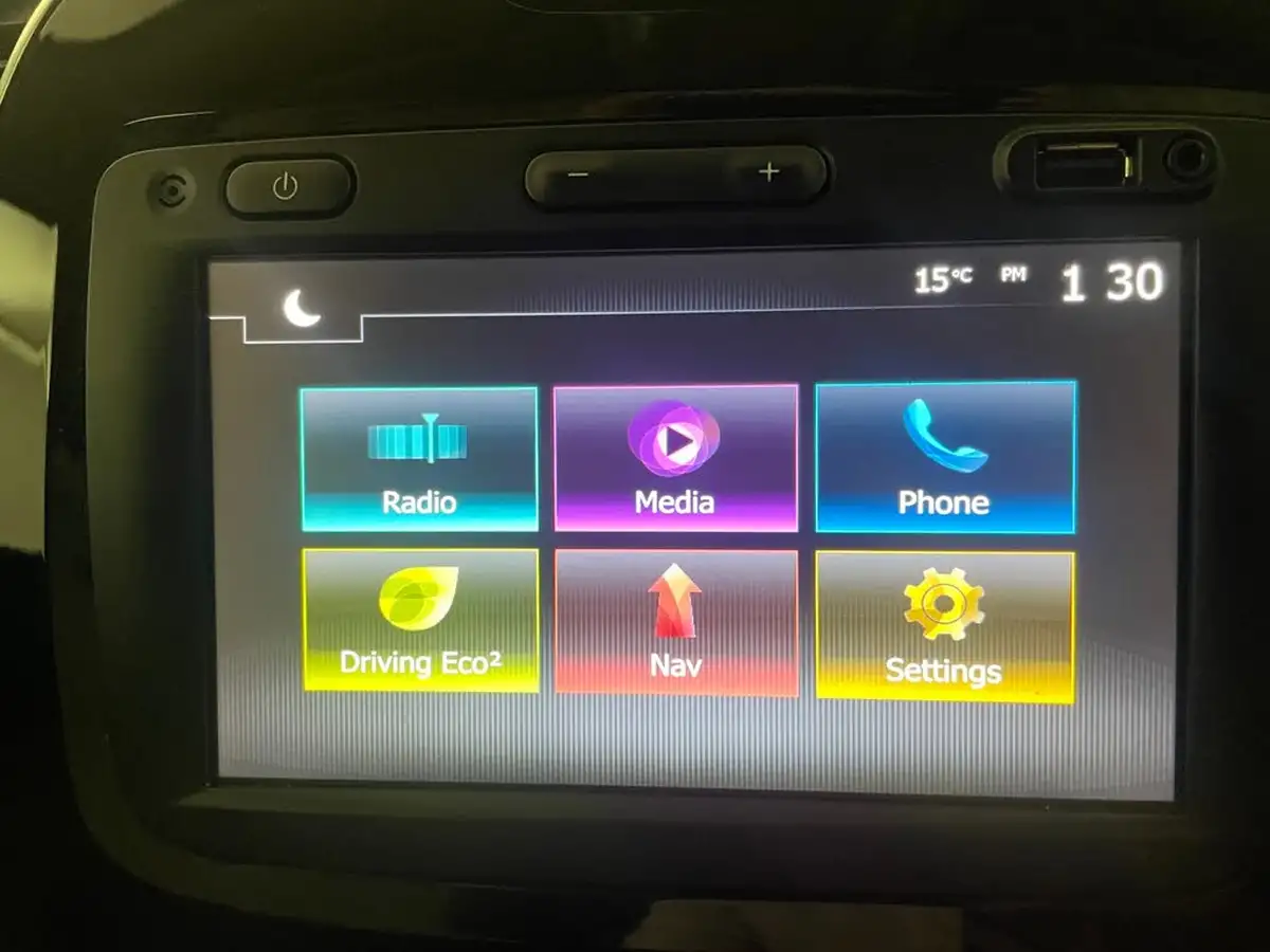 2019-renault-captur-09-tce-iconic-big-22