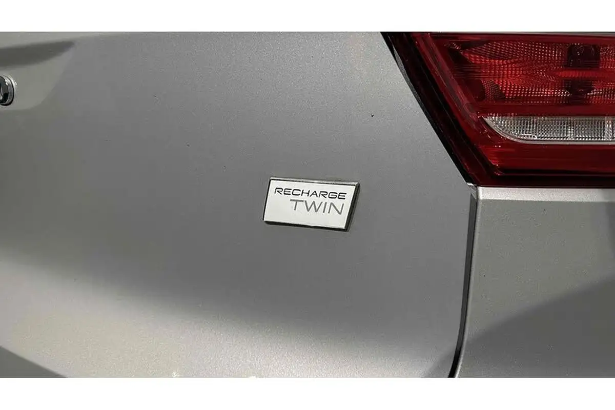 2023-volvo-xc40-e-twin-recharge-core-big-15