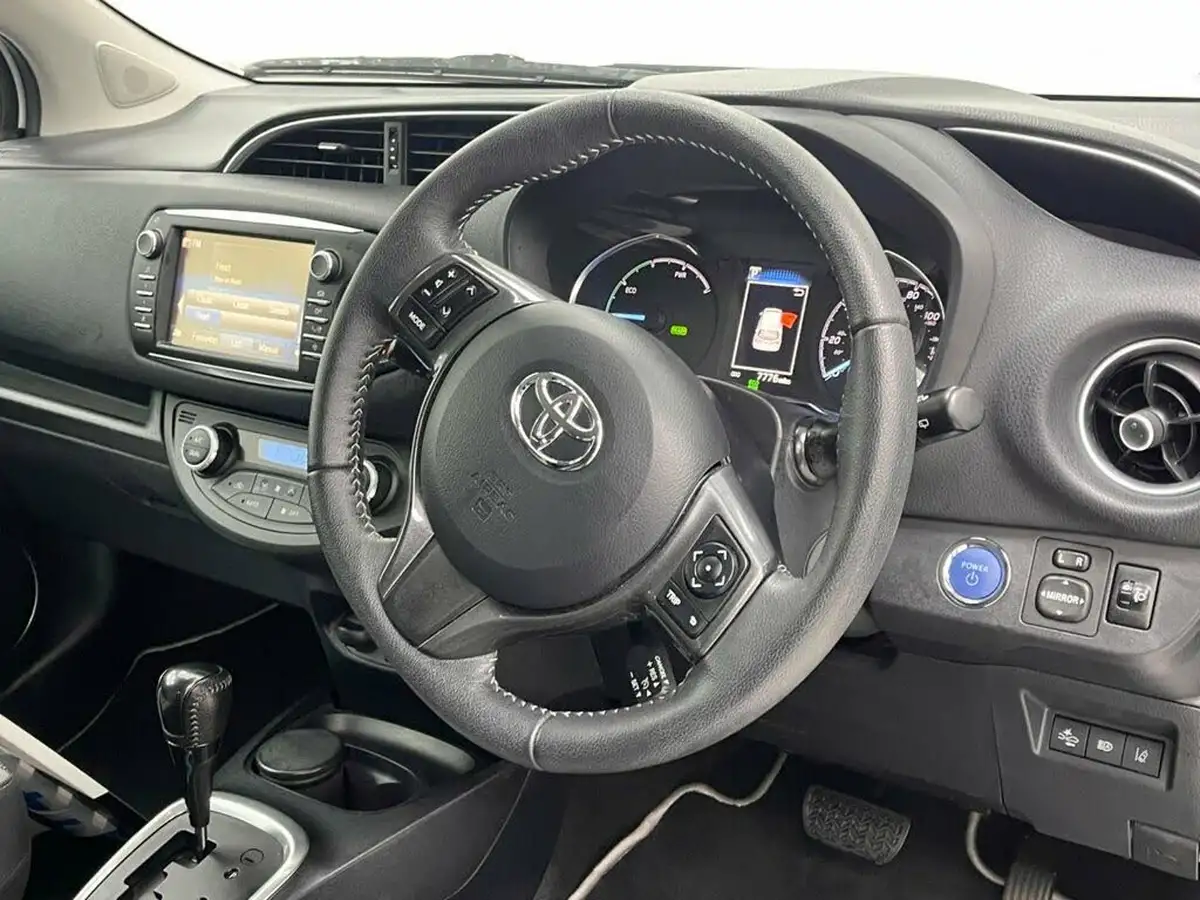 2020-toyota-yaris-15-vvt-i-y20-98bhp-hybrid-1497cc-e-cvt-big-20