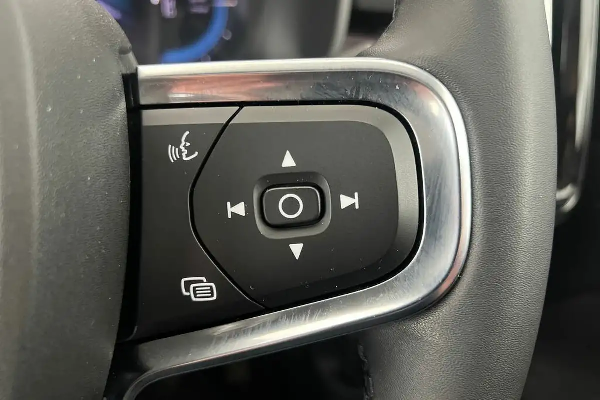 2022-volvo-c40-e-twin-recharge-pro-big-11