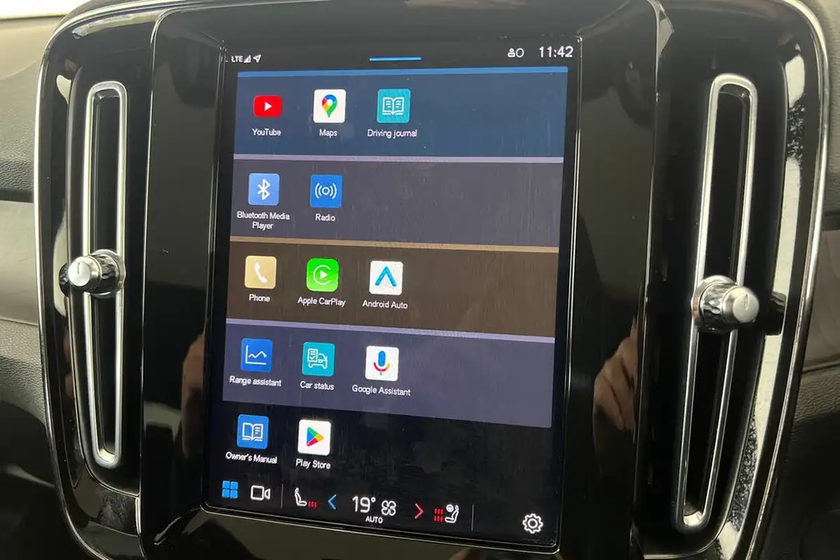 2022-volvo-c40-e-twin-recharge-pro-big-35
