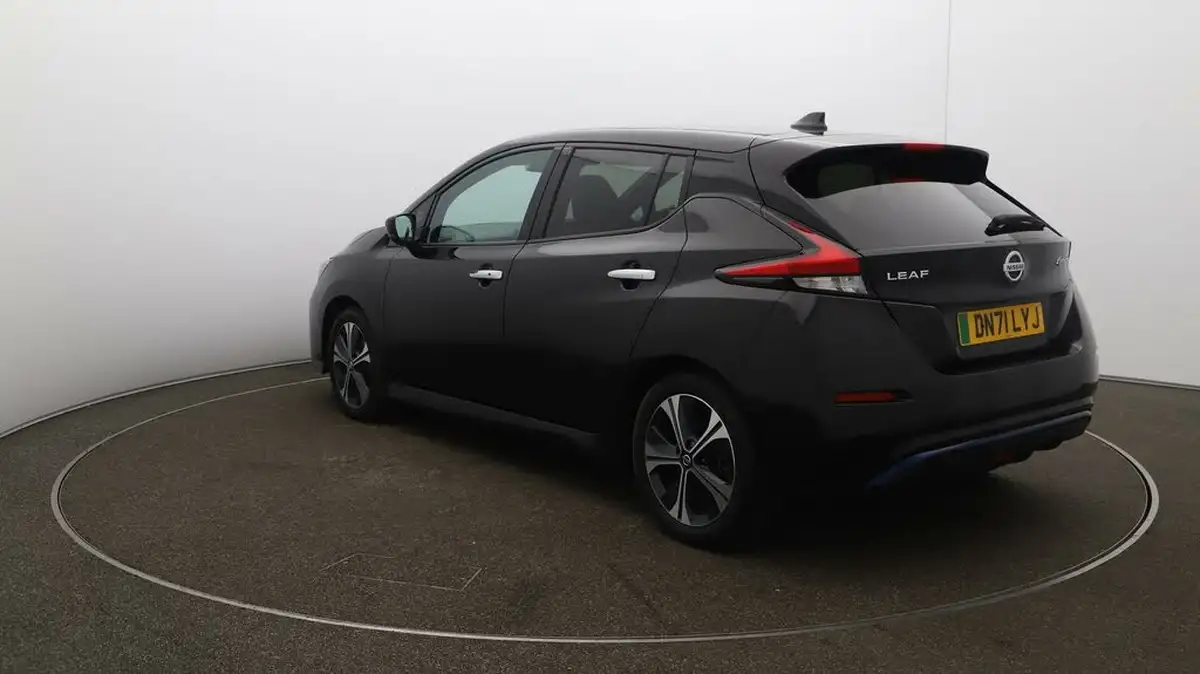 2021-nissan-leaf-e-tekna-big-55