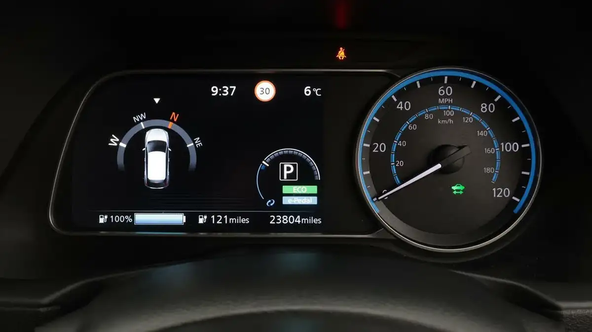 2021-nissan-leaf-e-tekna-big-10