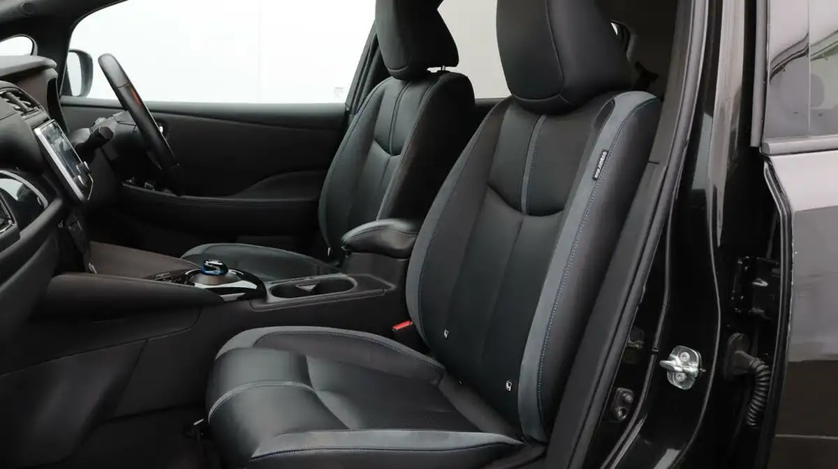 2021-nissan-leaf-e-tekna-big-14