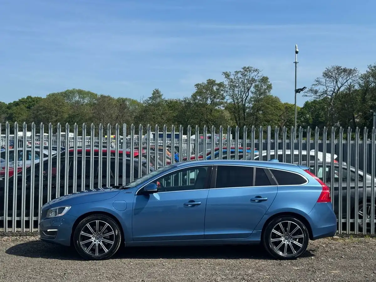 2014-volvo-v60-24td-d6-hybrid-big-37