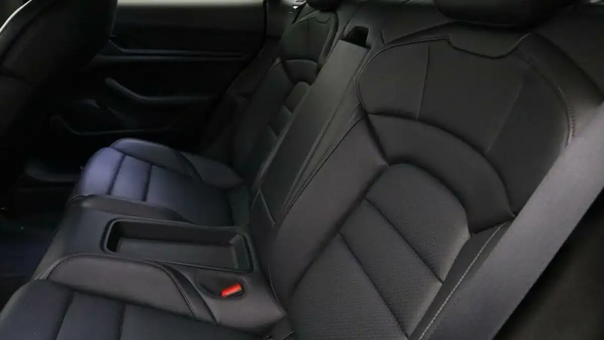 2021-porsche-taycan-e-4s-530ps-big-5