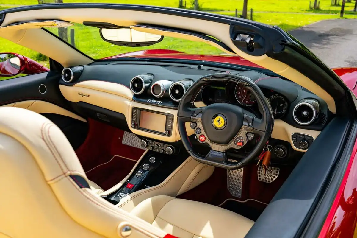2015-ferrari-california-39-t-big-71