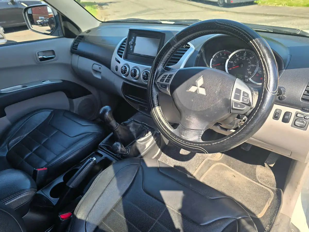 2012-mitsubishi-l200-25td-barbarian-eu-v-cab-big-12