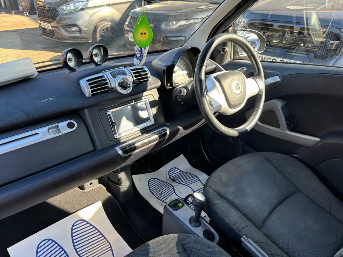2013-smart-fortwo-10-passion-71bhp-coupe-big-11