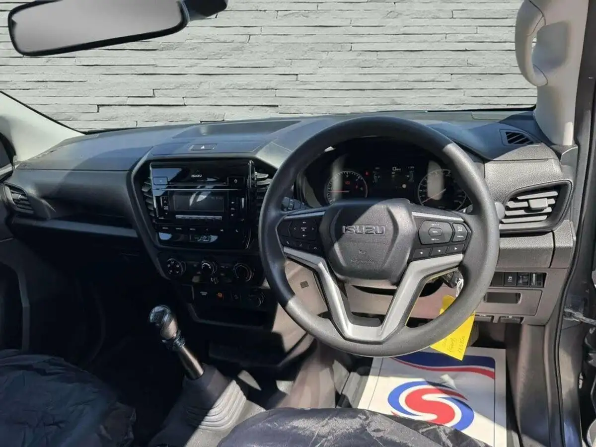 2022-isuzu-d-max-19td-utility-4x4-double-pickup-big-8