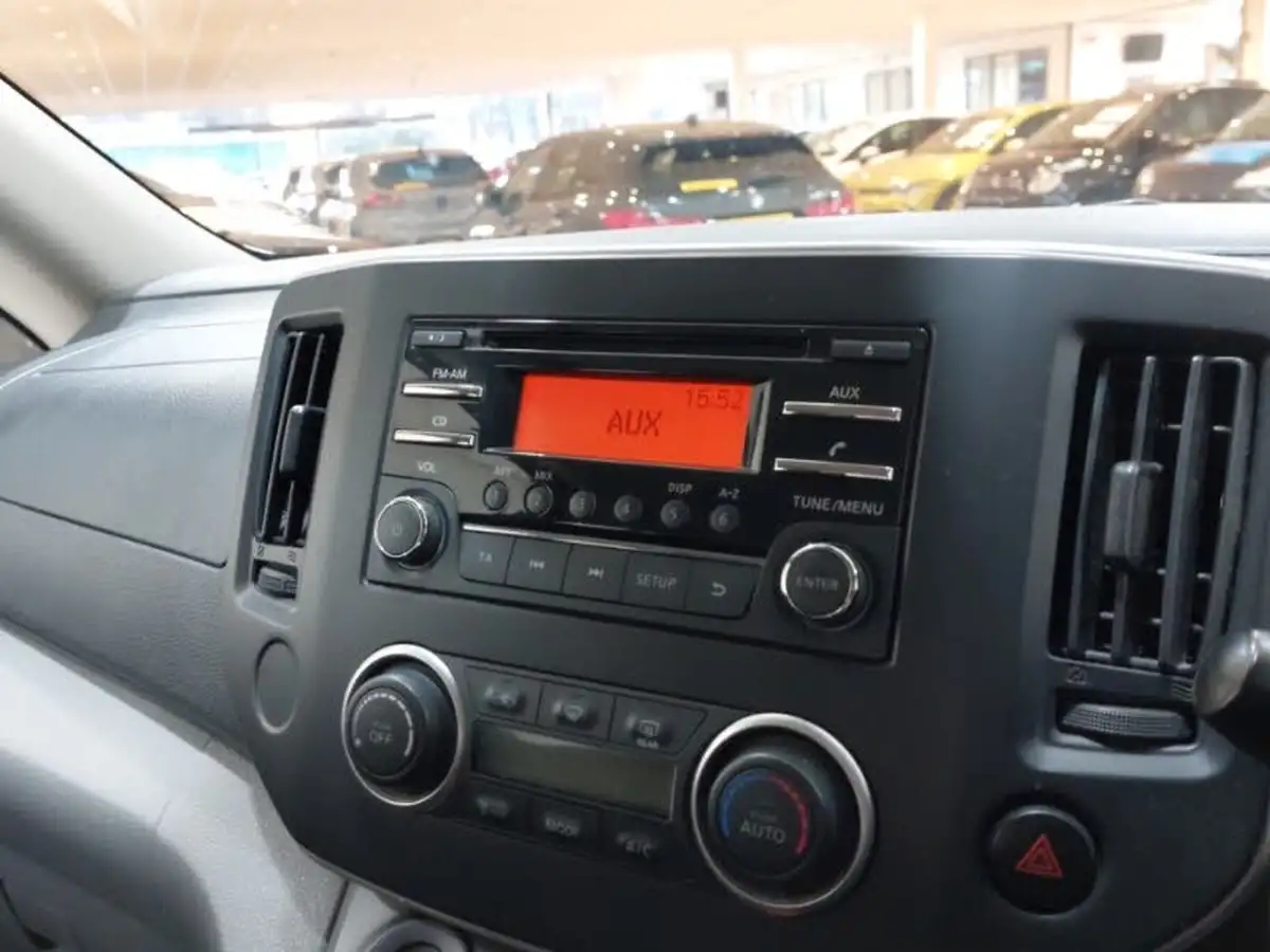 2017-nissan-env200-e-acenta-rapid-plus-combi-7-seater-big-14