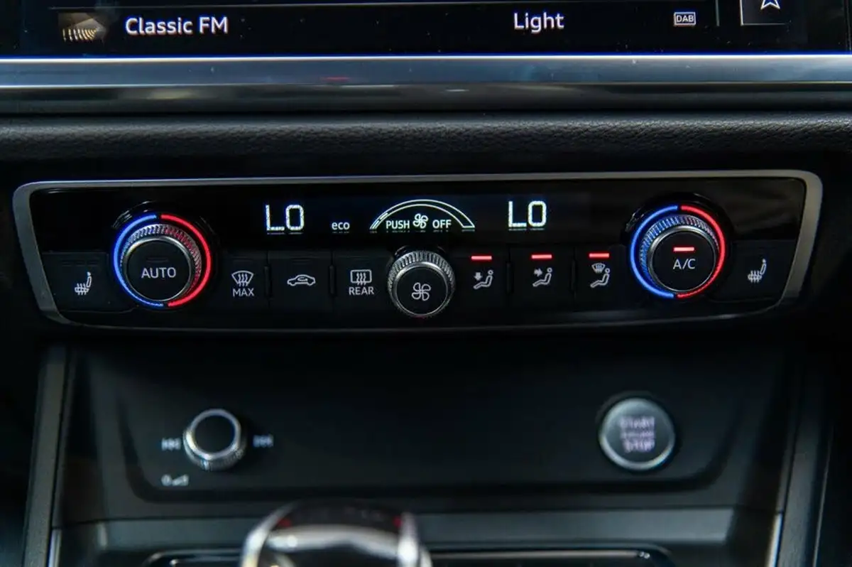2019-audi-q3-20-40-tfsi-s-line-big-47