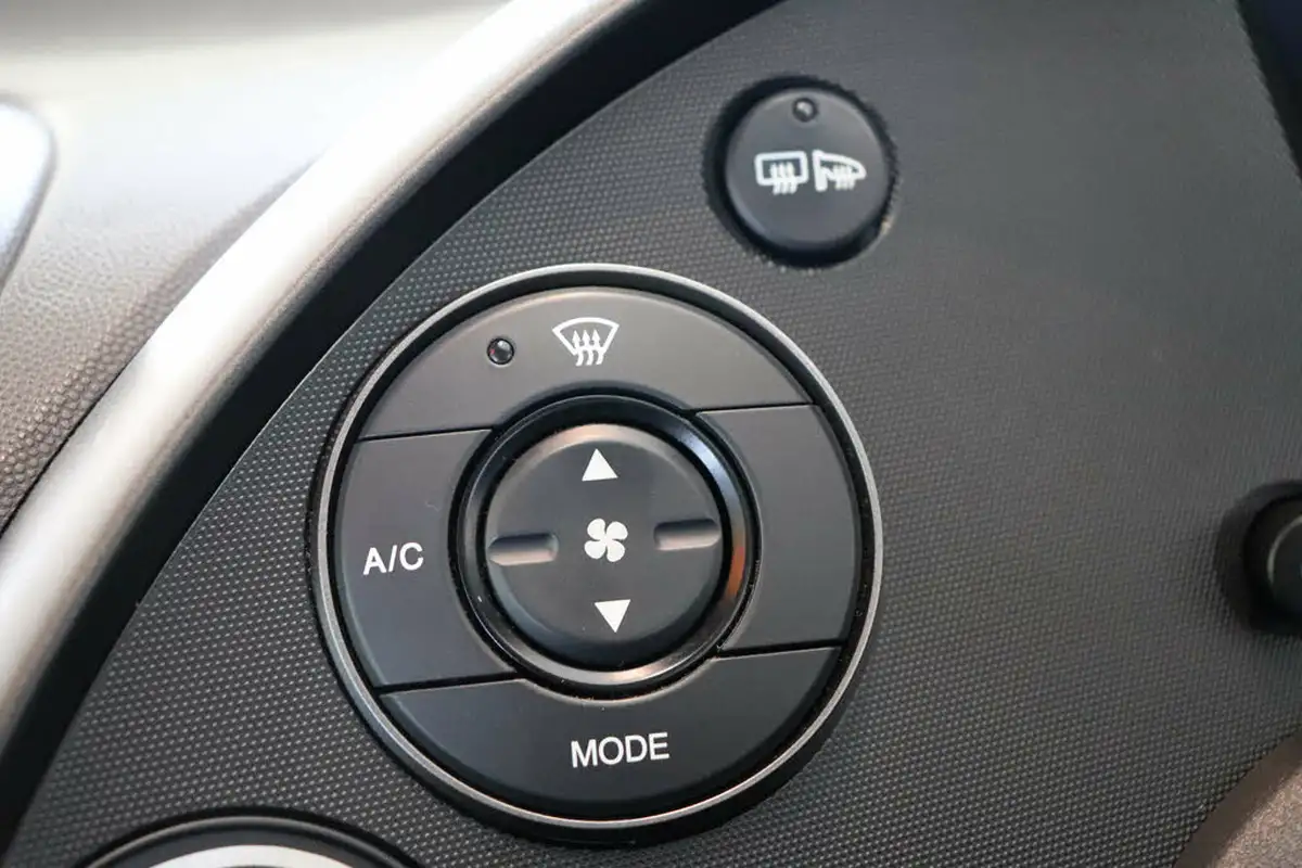 2011-honda-civic-18-es-t-big-57