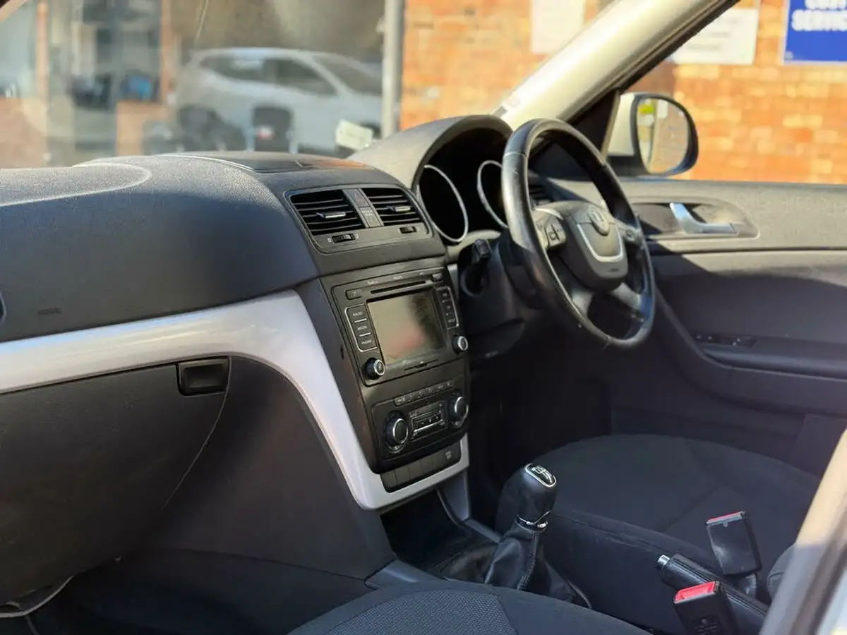 2013-skoda-yeti-12-se-105ps-big-12