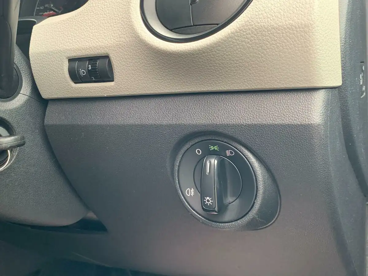 2015-seat-mii-10-s-3d-big-12