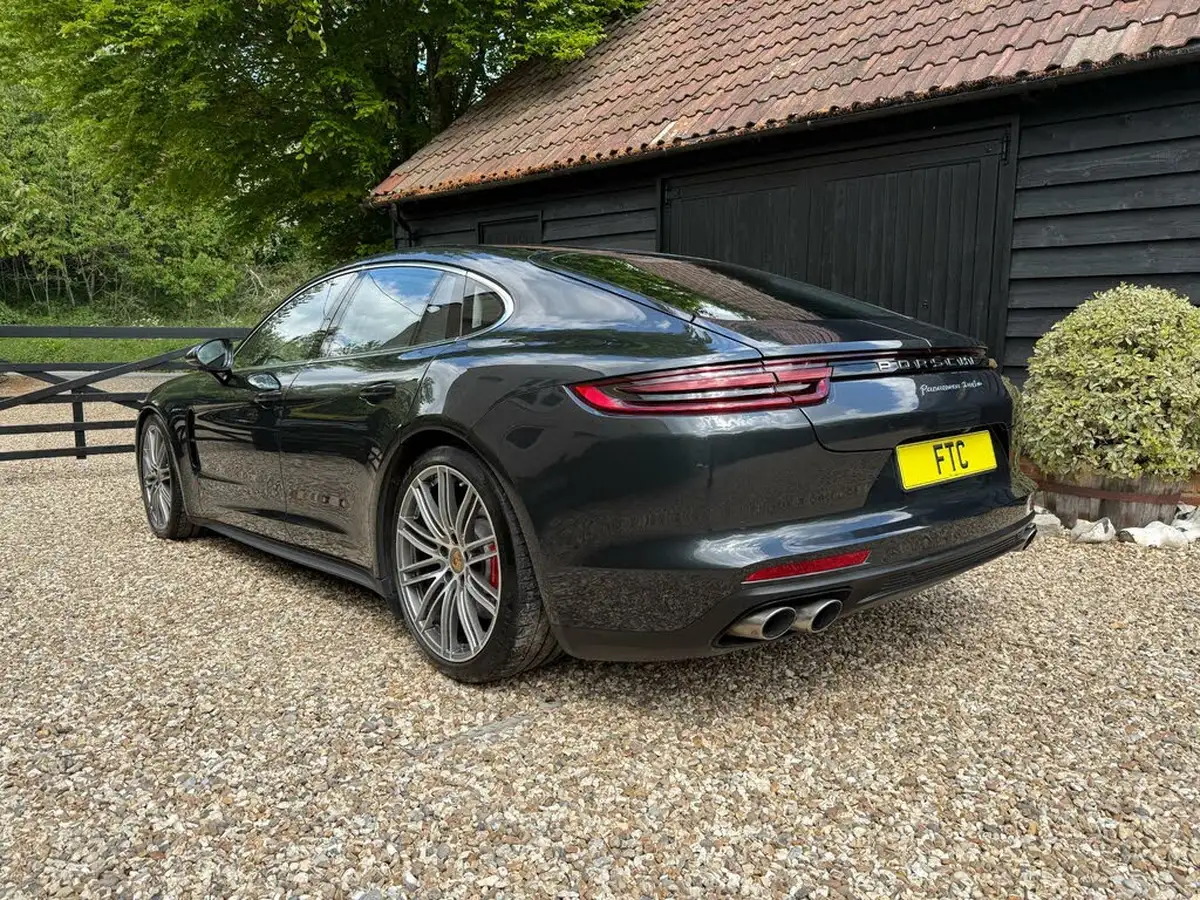 2016-porsche-panamera-40-v8-turbo-big-8