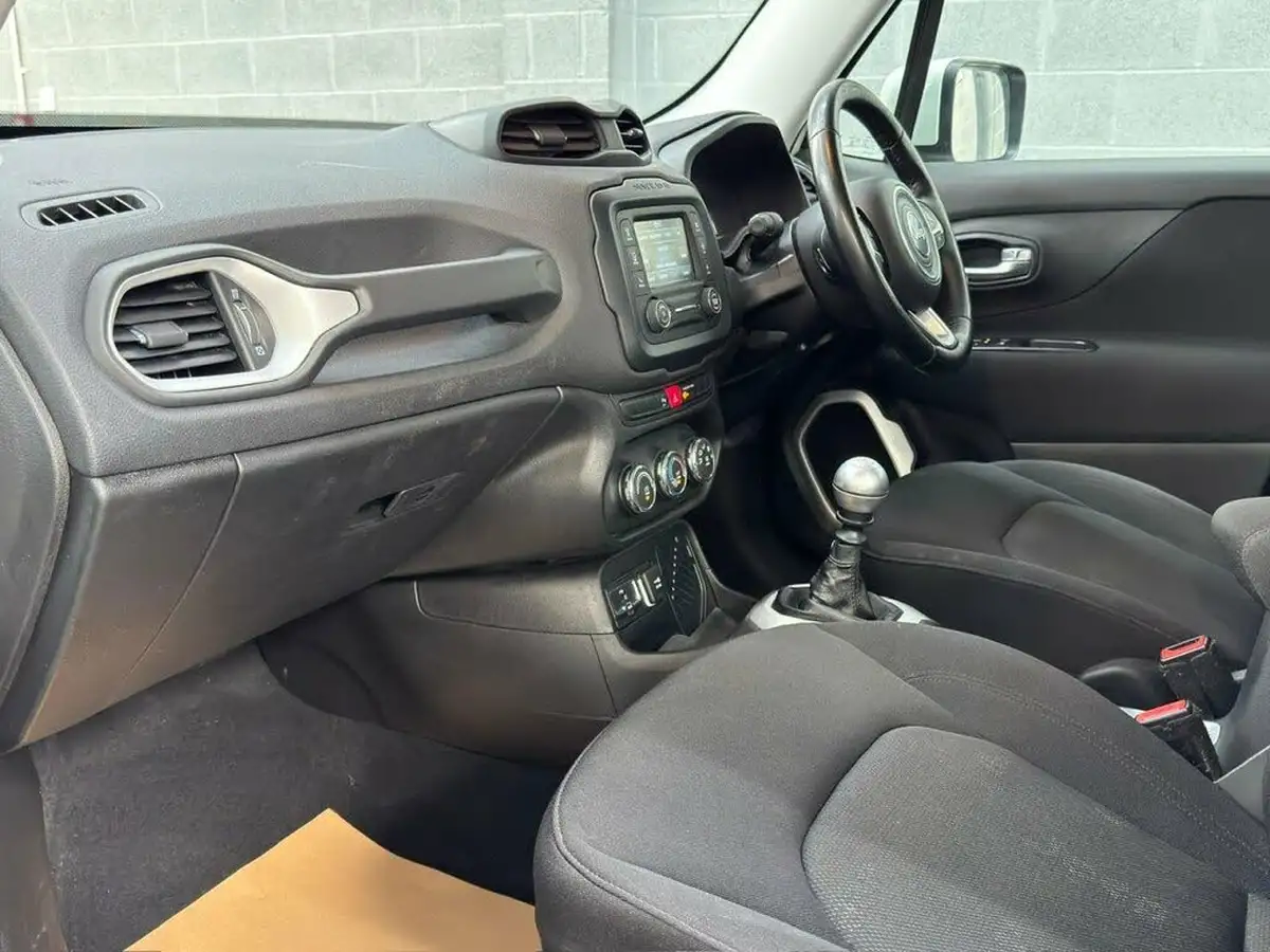 2016-jeep-renegade-16-multijet-ii-longitude-ss-big-23