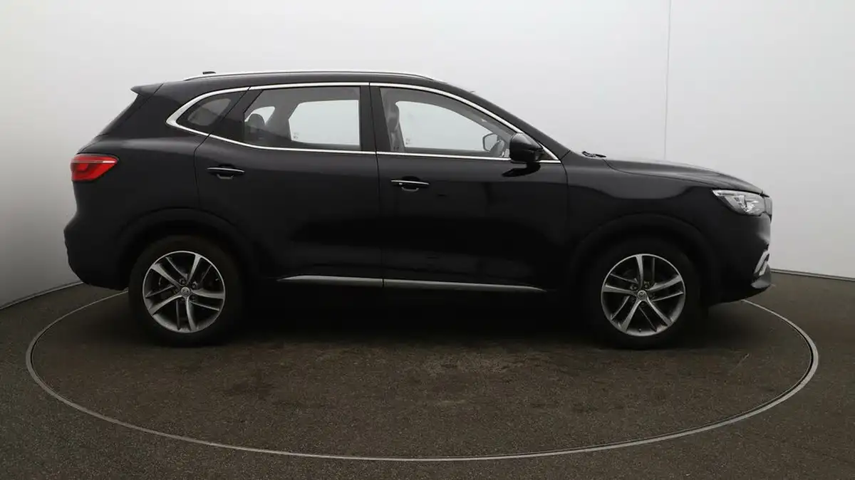 2022-mg-hs-15t-gdi-excite-162ps-big-46