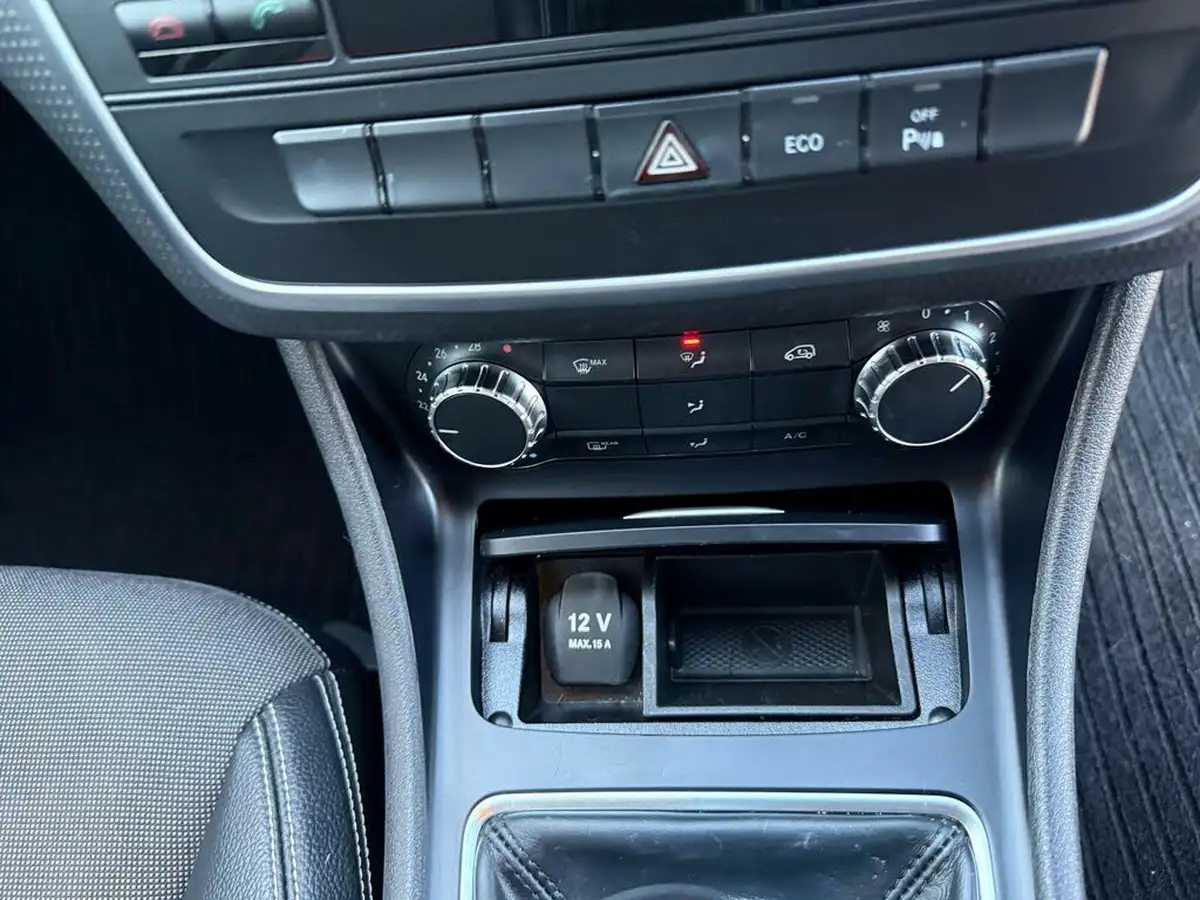 2014-mercedes-benz-a-class-16-a180-se-big-47