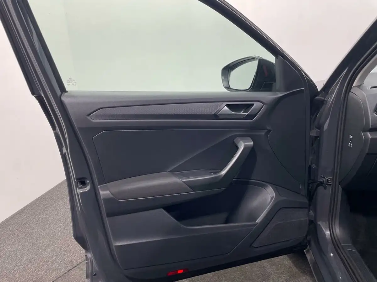 2021-volkswagen-t-roc-20tdi-s-big-27