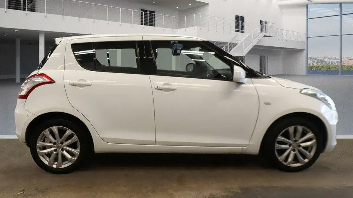 2015-suzuki-swift-12-sz3-5d-big-15