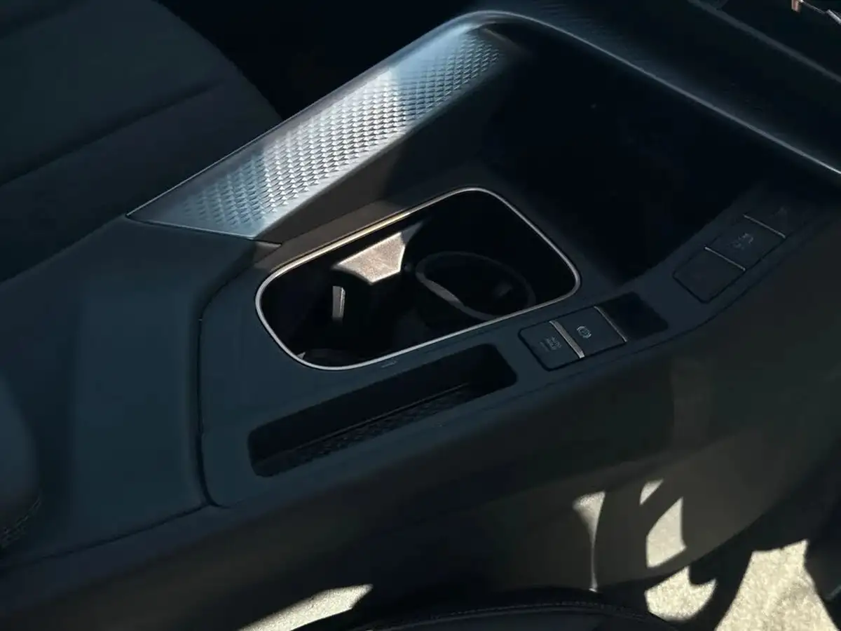 2025-cupra-terramar-15-etsi-v2-big-18