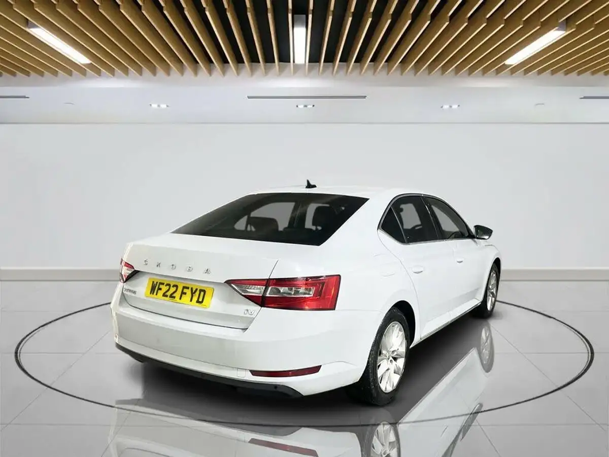 2022-skoda-superb-14-tsi-se-technology-218ps-hatchback-big-8