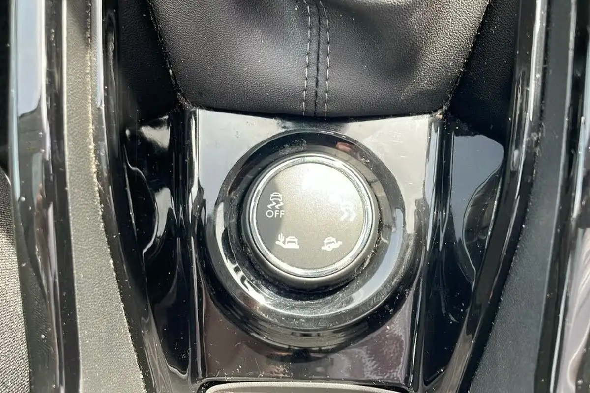 2019-peugeot-2008-suv-12-puretech-allure-premium-82bhp-big-26