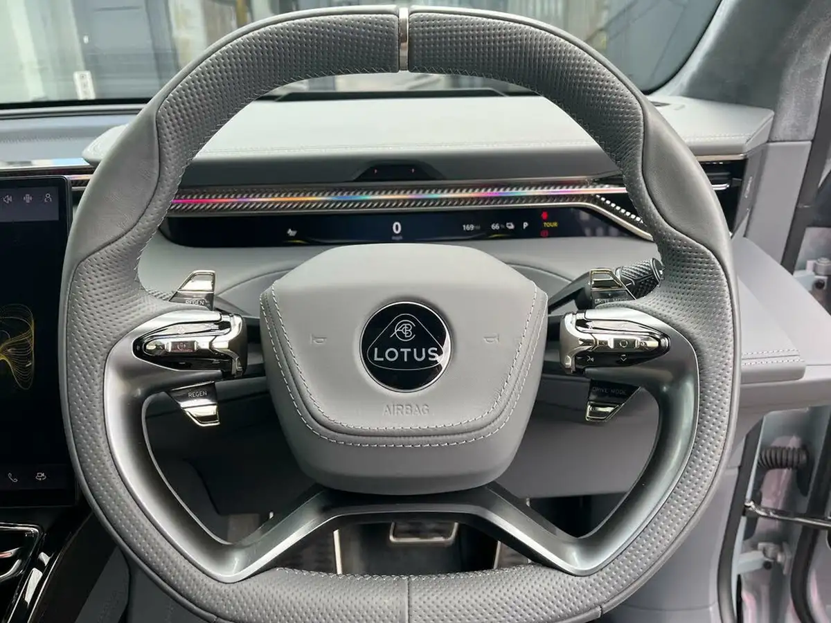2023-lotus-eletre-e-r-big-10