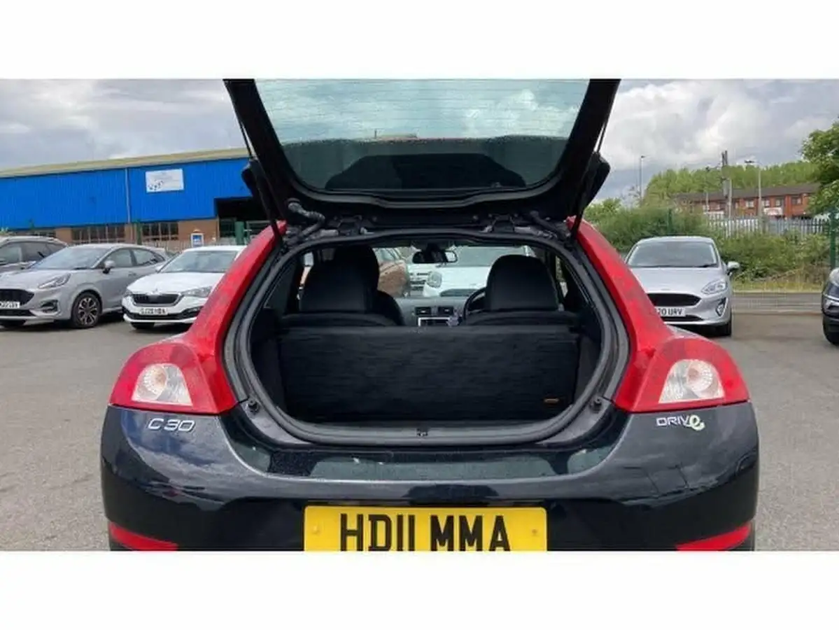 2011-volvo-c30-16d-d2-se-big-4