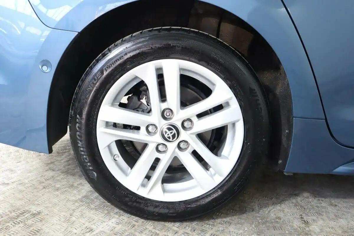 2021-toyota-corolla-18-vvt-i-icon-tech-spare-wheel-touring-sports-5d-big-29