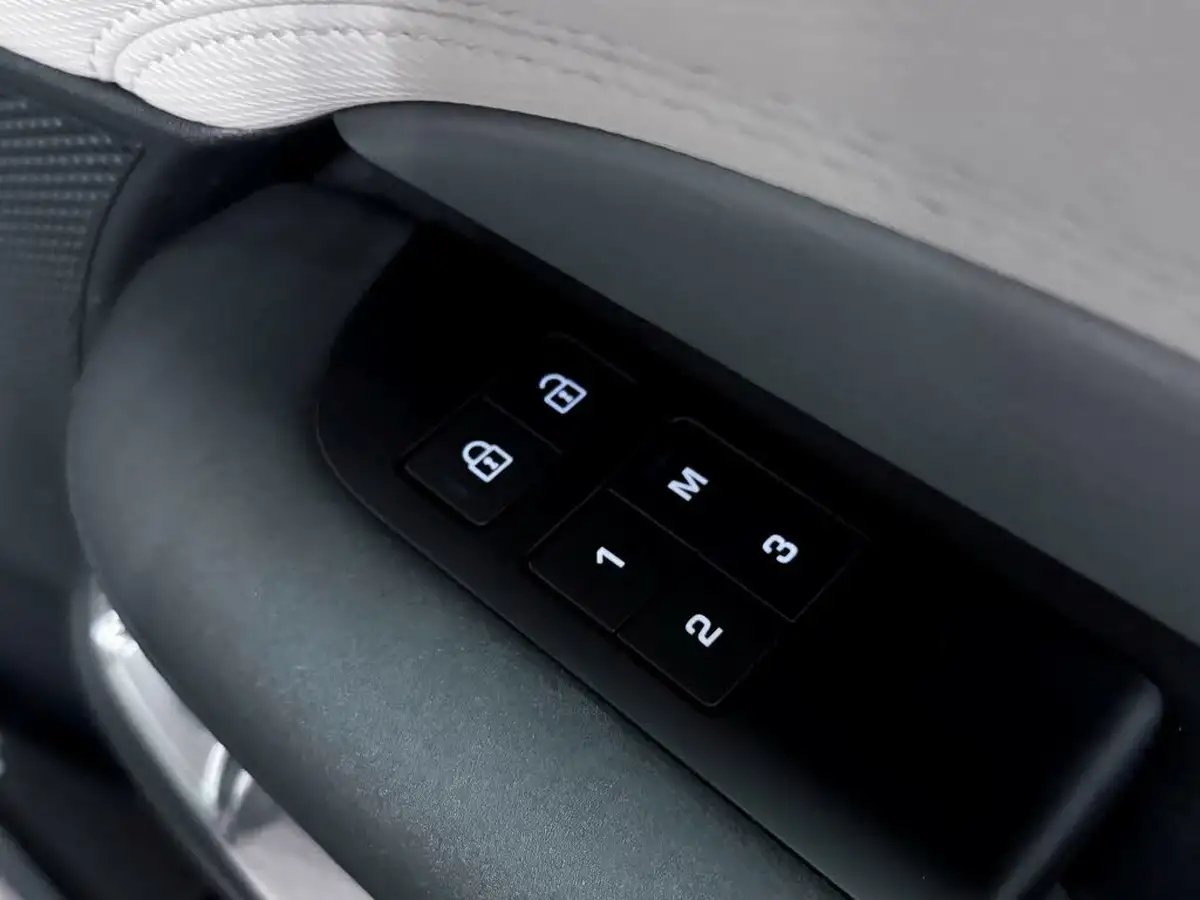2021-land-rover-discovery-30-d250-r-dynamic-se-250ps-big-28