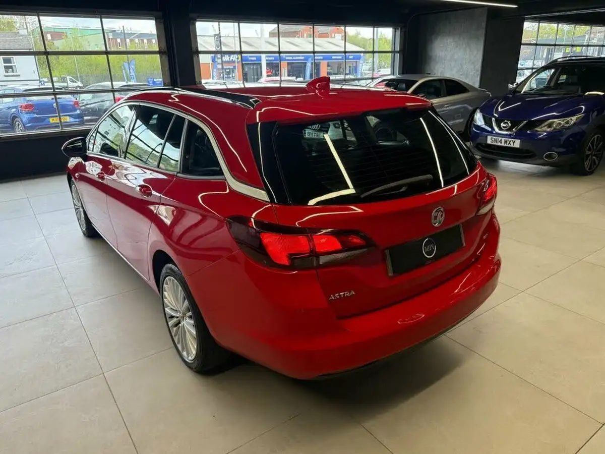 2018-vauxhall-astra-16cdti-elite-nav-110ps-sport-tourer-big-3