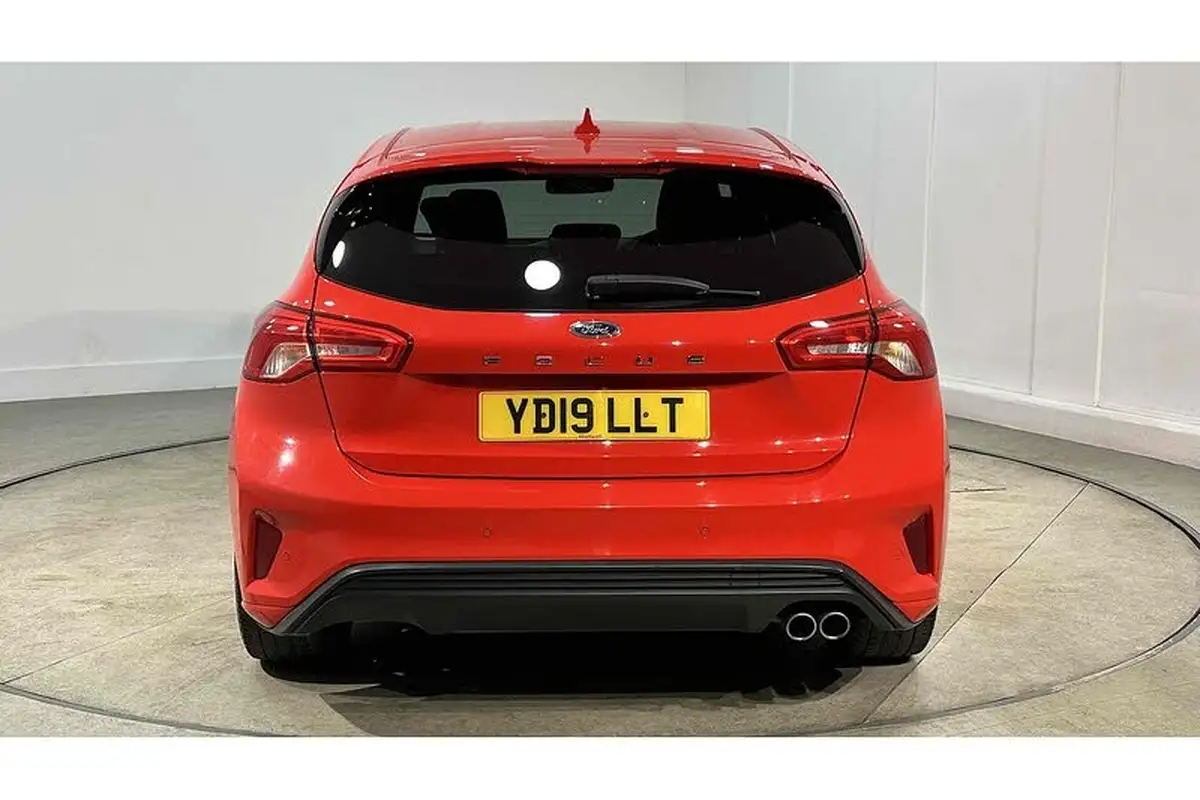 2019-ford-focus-10t-st-line-x-hatchback-big-9